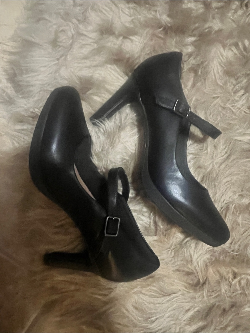 Clark’s Classic Black Mary Jane High Heels collection
